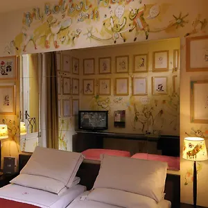 4* Hotel Phi